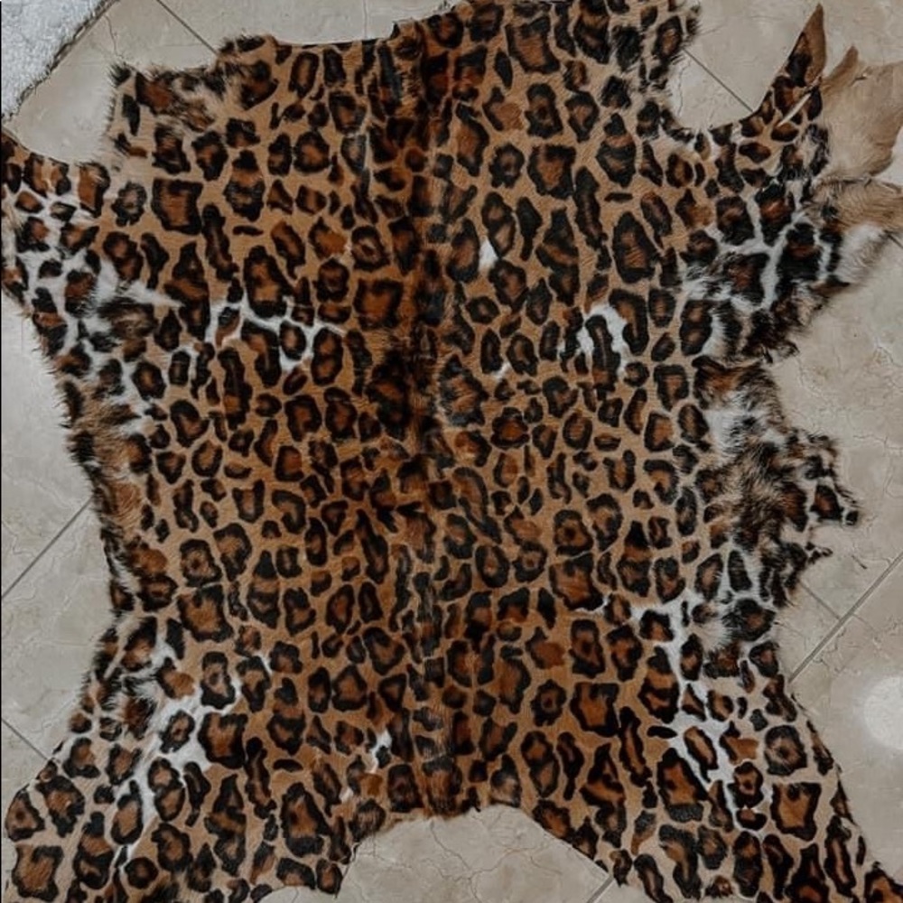 authentic hide dyed to‎ look exotic